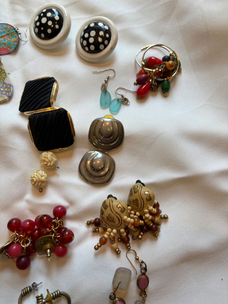 Lots of Earrings! - image 4 of 5