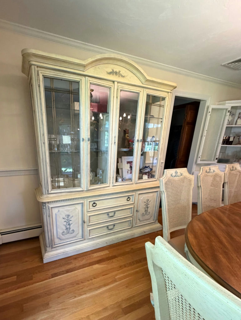 French Provincial Style Dining Room Set - image 3 of 5