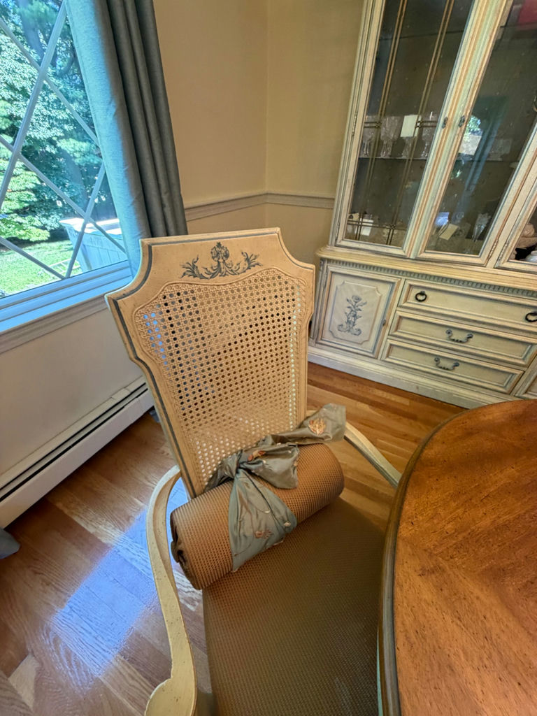 French Provincial Style Dining Room Set - image 4 of 5