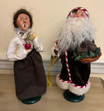 2 Byer’s Choice Carolers - thumbnail 1 of 3
