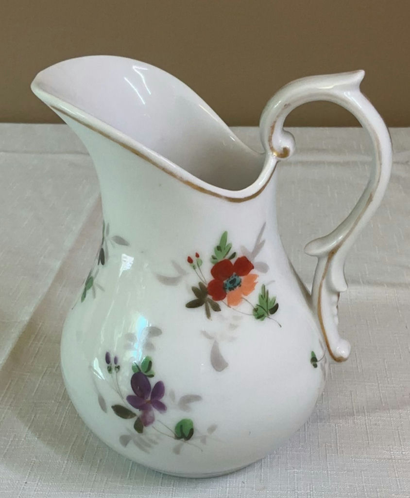 Vintage Muffin Stand And Ceramic Collectibles - image 10 of 16