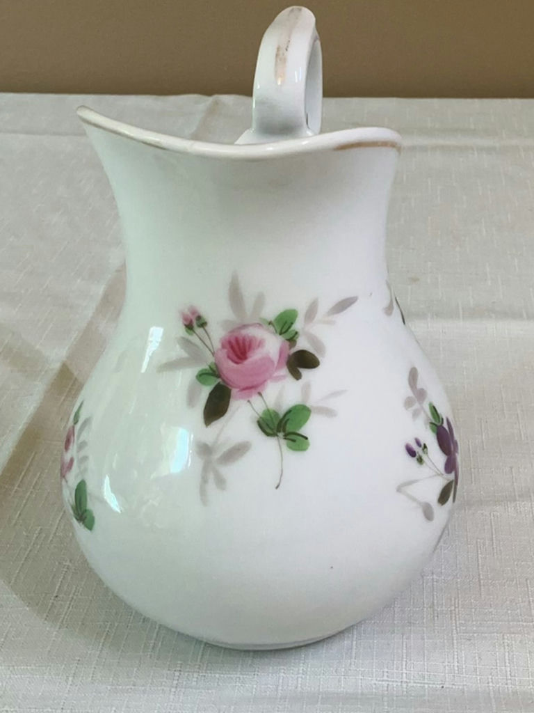 Vintage Muffin Stand And Ceramic Collectibles - image 12 of 16