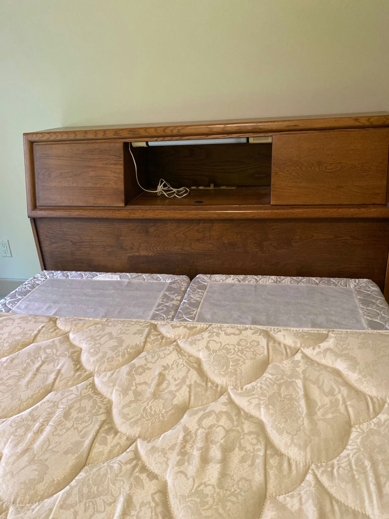 Queen Size Bed With Headboard and More - image 6 of 9
