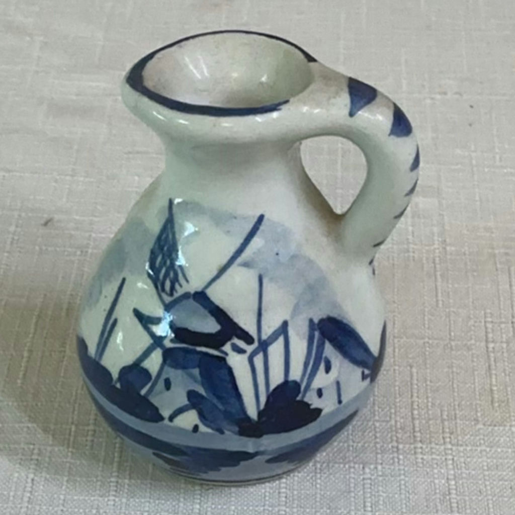 Vintage Muffin Stand And Ceramic Collectibles - image 14 of 16