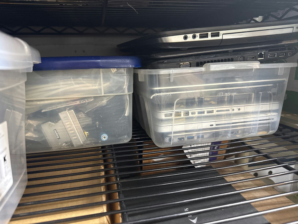 Collection of computer hardware and accessories - image 3 of 3