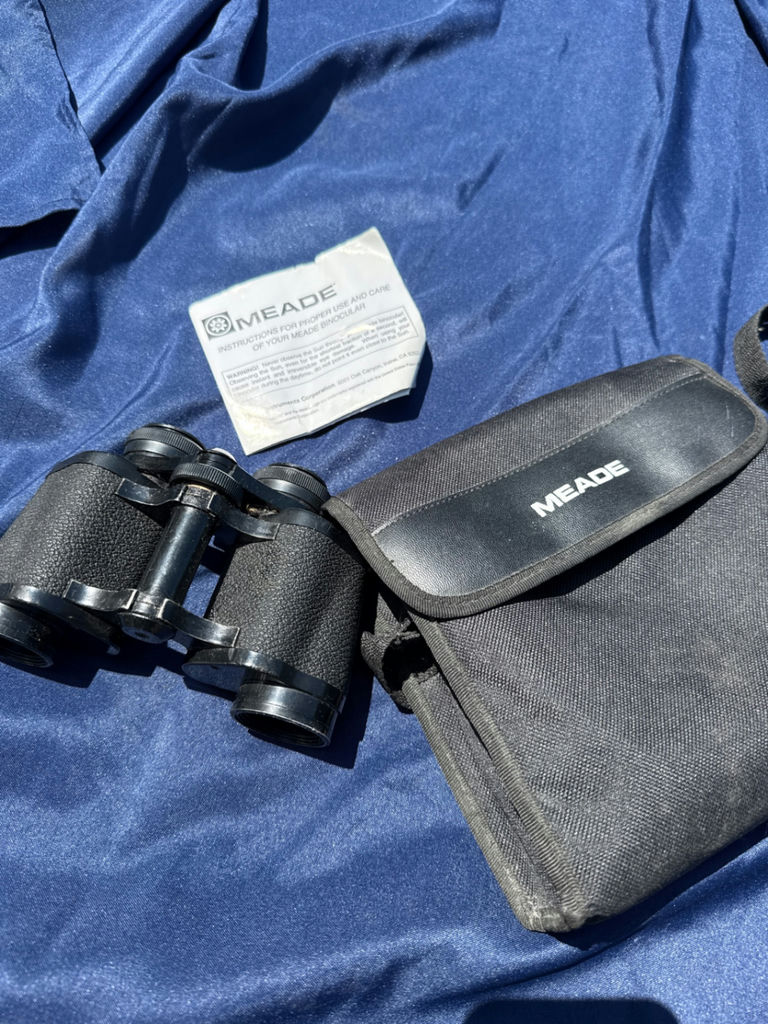 Meade 8x30 binoculars with case and manual - image 2 of 4