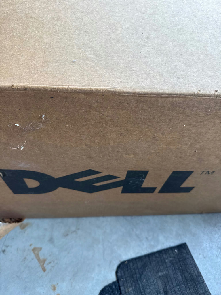 Dell server chassis in shipping box - image 3 of 4