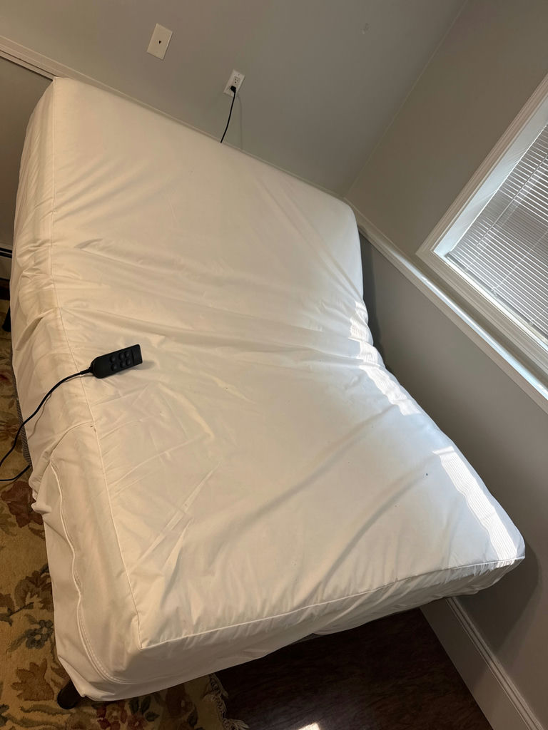 Bed with remote control - image 4 of 4