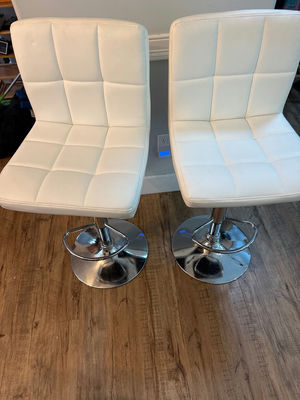 Two white tufted bar stools with chrome pedestal bases - Image 1 of 3