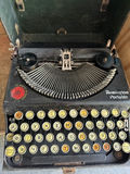 Remington Portable typewriter with Cyrillic keyboard in carrying case - thumbnail 2 of 4