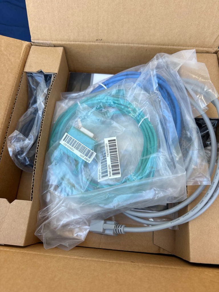 Intel Express Router kit with cables and manual - image 2 of 3