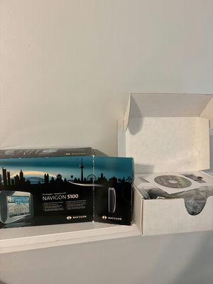 Navigon 5100 GPS Navigation System with Accessories - Image 1 of 3