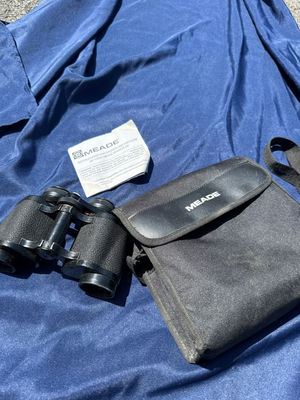 Meade 8x30 binoculars with case and manual - Image 1 of 4