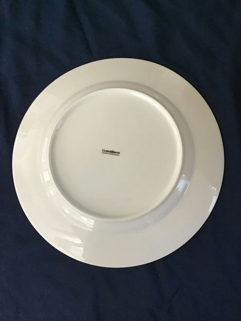 11 dinner plates: Crate & Barrel green-rimmed plates - image 1 of 2
