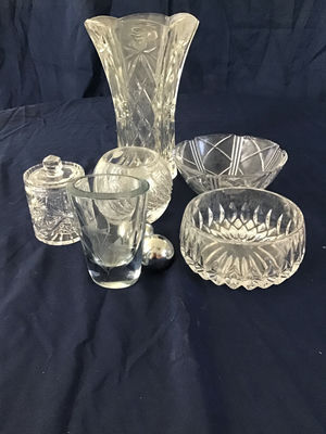 Crystal glassware collection: vases, bowls, jars - Image 1 of 6