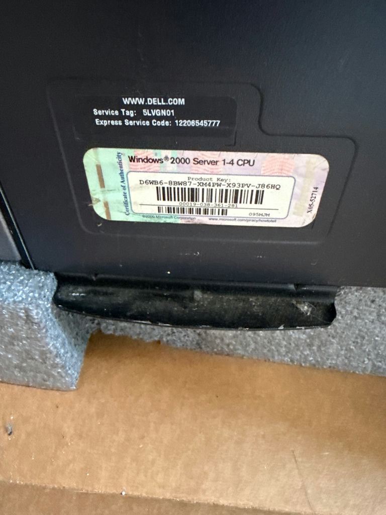 Dell server chassis in shipping box - image 4 of 4