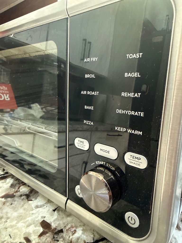 Ninja countertop oven with air fryer functions - image 3 of 4