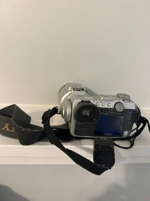 Sony Cyber-shot digital camera - Image 1 of 4