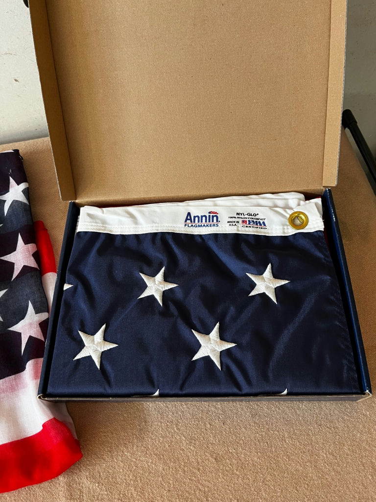 4x6 ft Nylon U.S. Flag in Annin Flagmakers Box and flag scarf - image 1 of 4