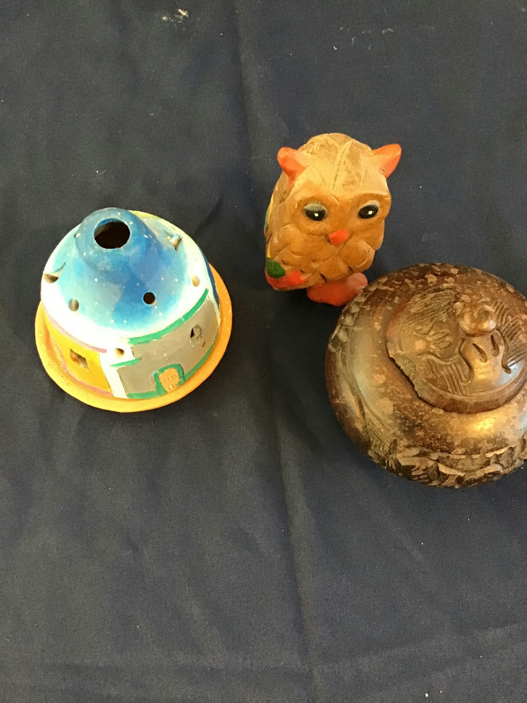 Assorted miniature figurines and decorative trinkets 2 Hummels and reproductions - image 5 of 5