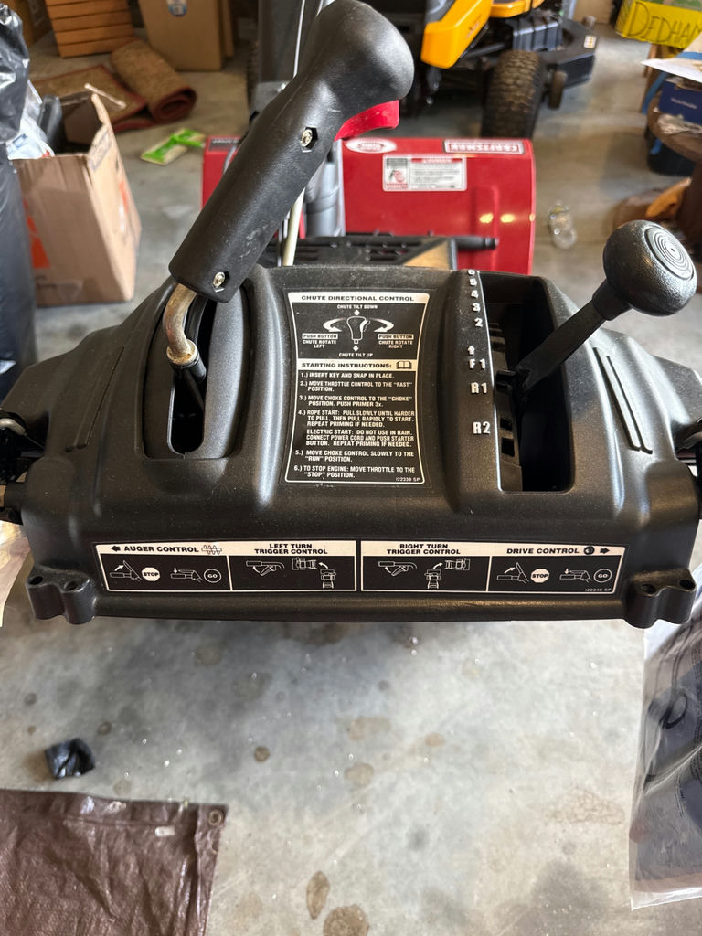Craftsman snow blower, 26-inch clearing width, electric start - image 4 of 5
