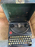 Remington Portable typewriter with Cyrillic keyboard in carrying case - thumbnail 3 of 4