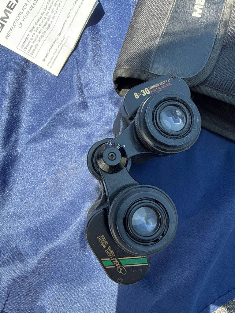 Meade 8x30 binoculars with case and manual - image 4 of 4