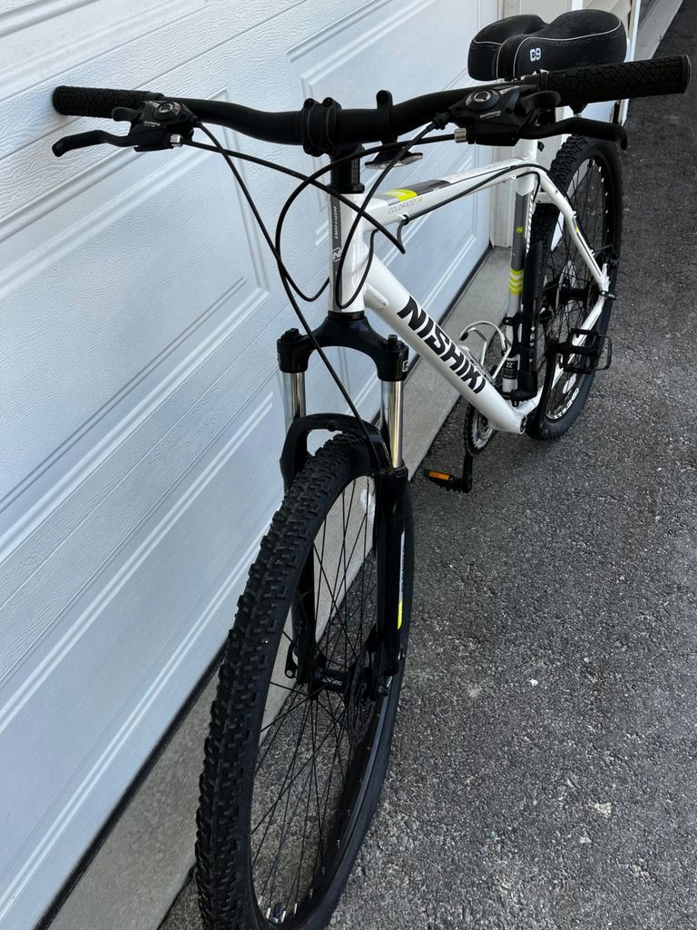 White Nishiki mountain bike with front suspension - image 3 of 5