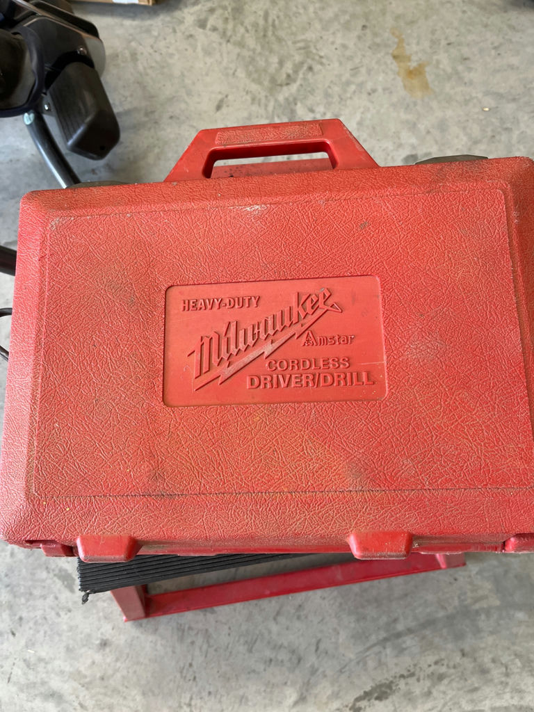Milwaukee Amstar cordless driver/drill kit - image 3 of 3