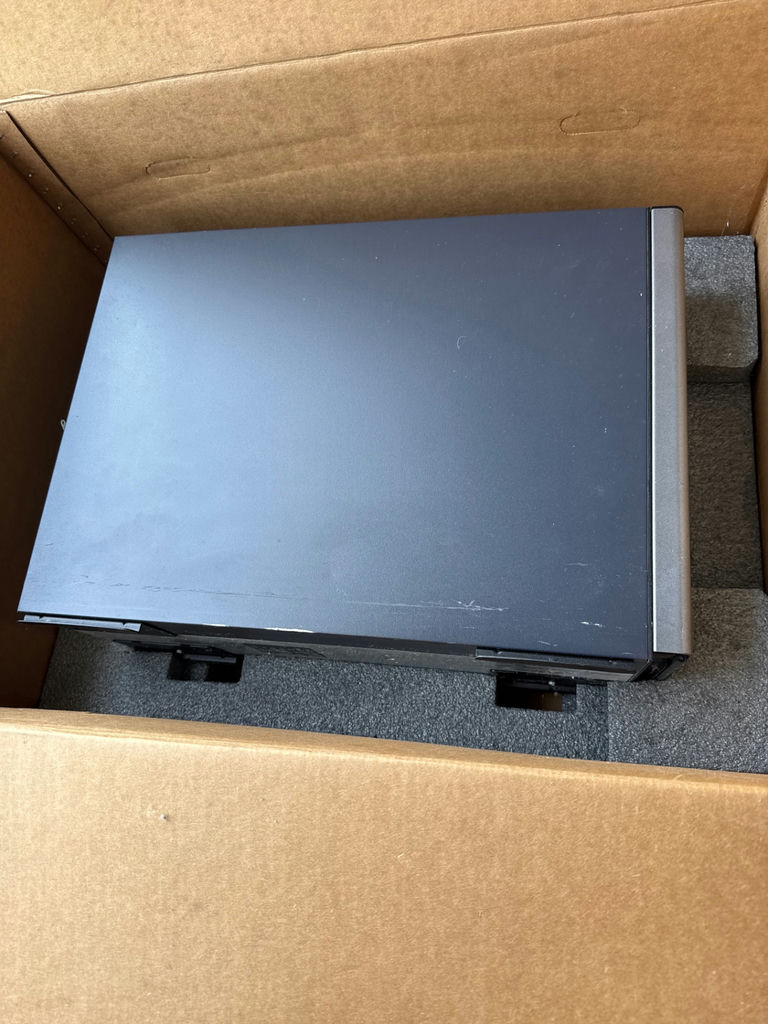 Dell server chassis in shipping box - image 1 of 4