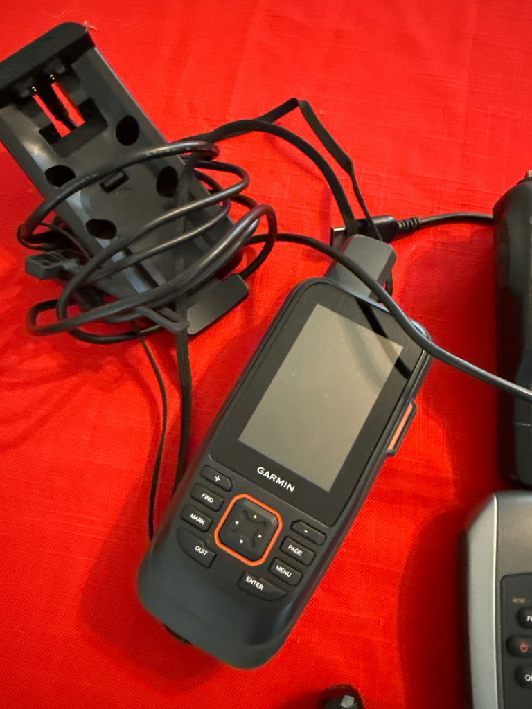 Handheld radios and GPS devices with accessories - image 5 of 5
