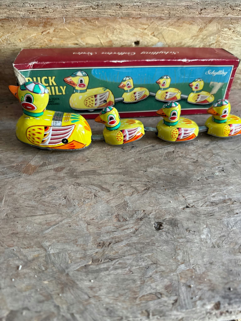 Duck Family tin toy set - image 1 of 2