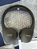 Video Entertainment System with Wireless Headphones and Remote - thumbnail 4 of 4