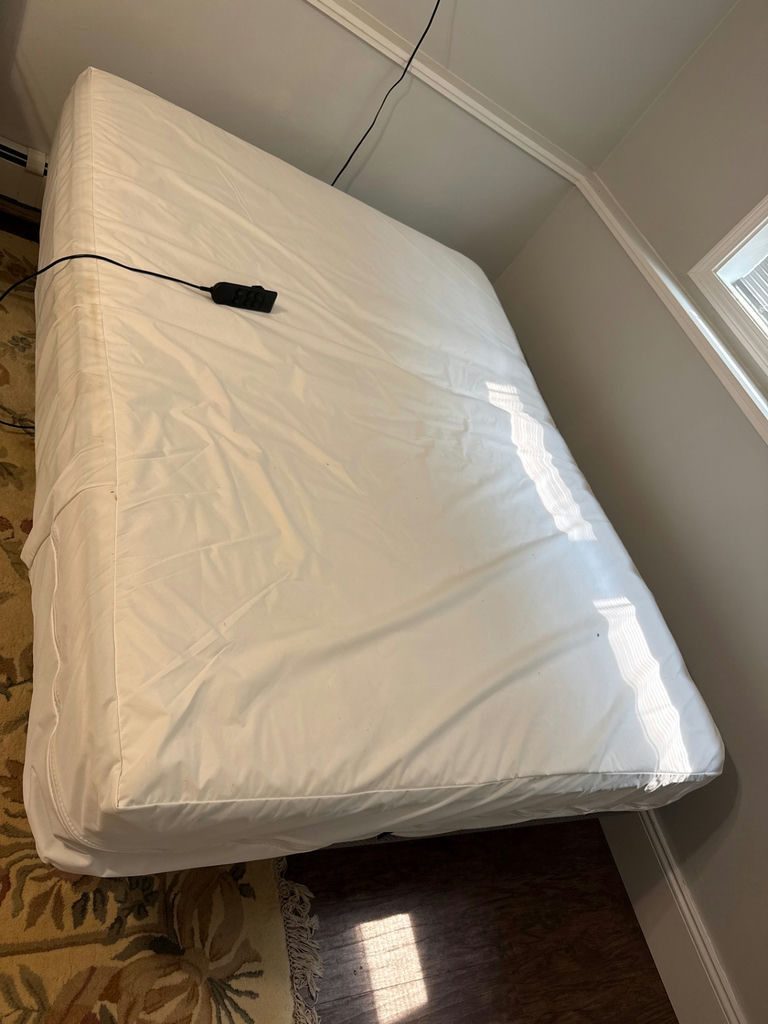 Bed with remote control - image 2 of 4