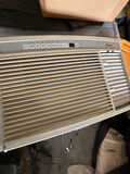 Amana window air conditioner - thumbnail 2 of 4