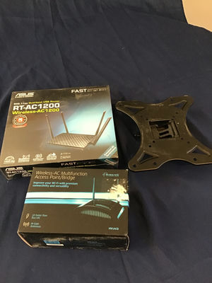 Boxed wireless router and access point with mounting plate - Image 1 of 4