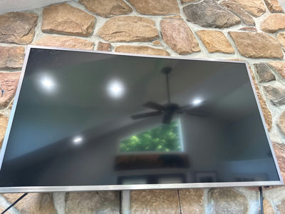 Samsung Flat-screen television - Image 1 of 2