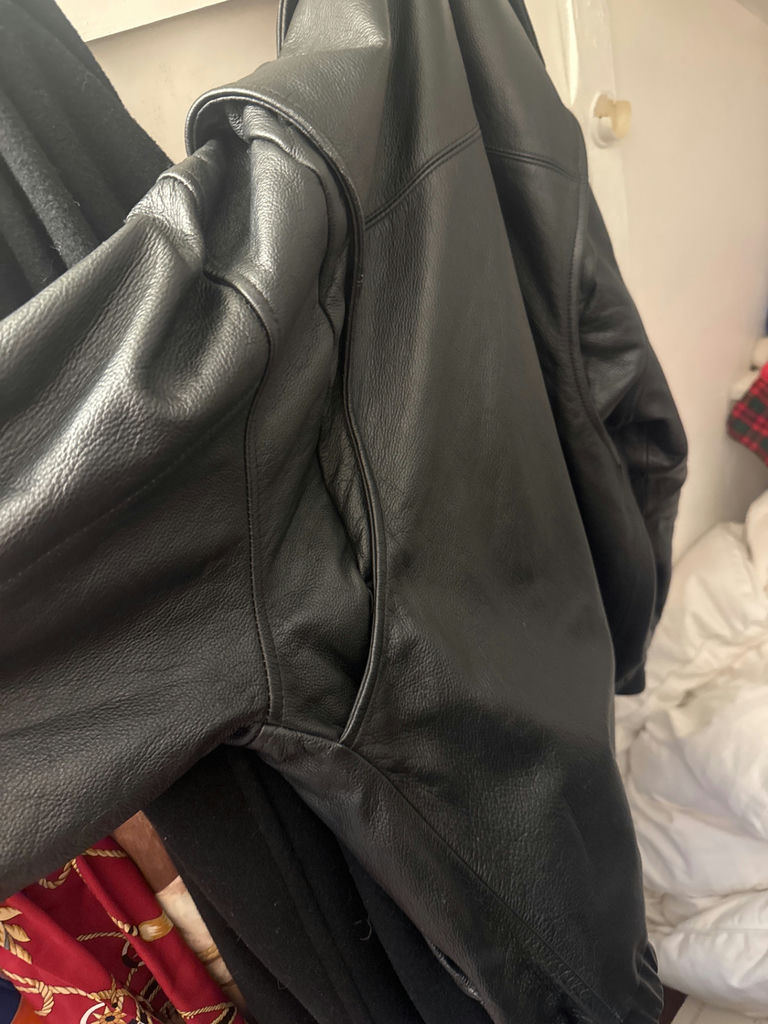 Men’s Leather Jacket Size M/L - image 5 of 5