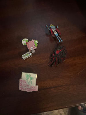 Bundle of festival pins - Image 1 of 3