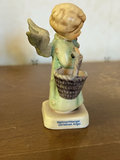 Set of three Goebel Hummel figurines: Apple Tree Boy, Little Hiker, Christmas Angel - thumbnail 8 of 11