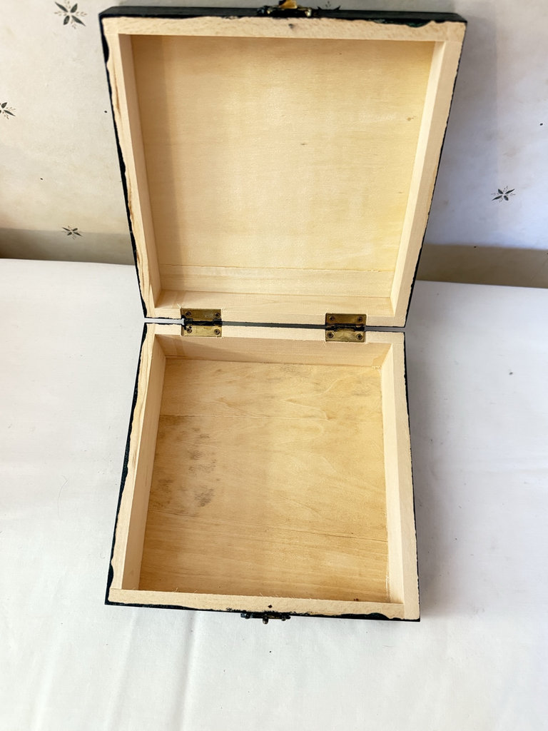 Vintage wooden boxes with bear and bunny illustrations - image 3 of 10