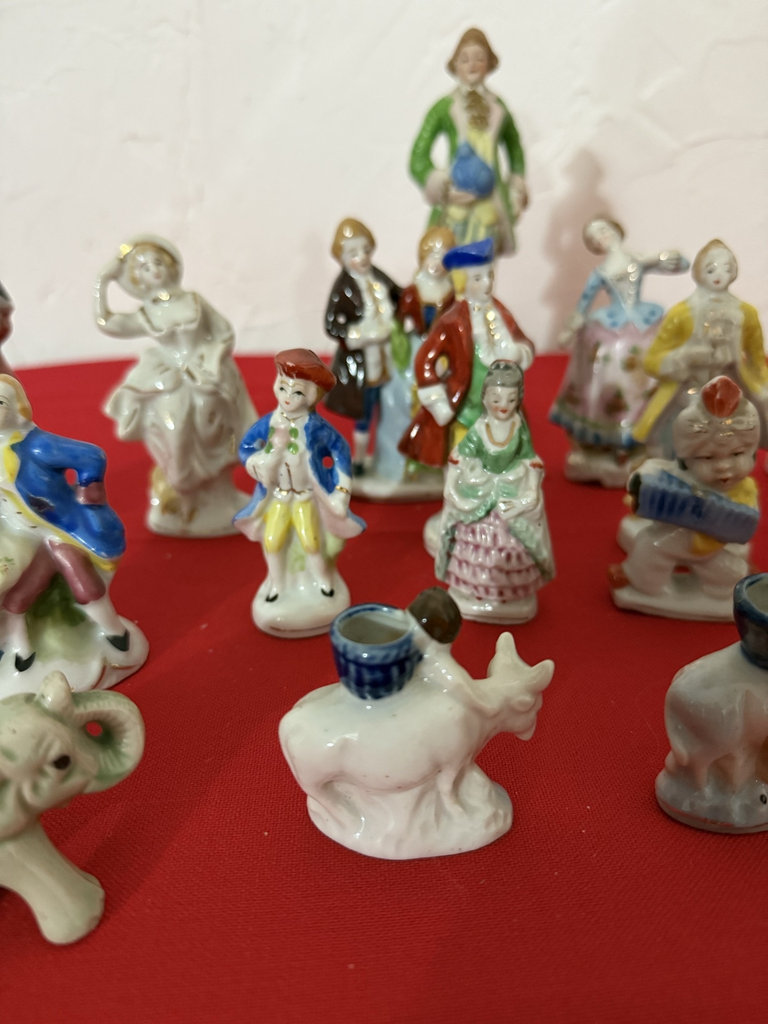 18 porcelain figurines collection (Made in Japan) - image 3 of 9