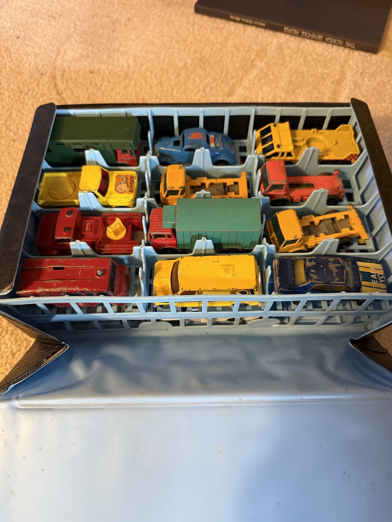 Vintage Matchbox Collector's Carry Case with 24 Die-Cast Cars - image 2 of 8