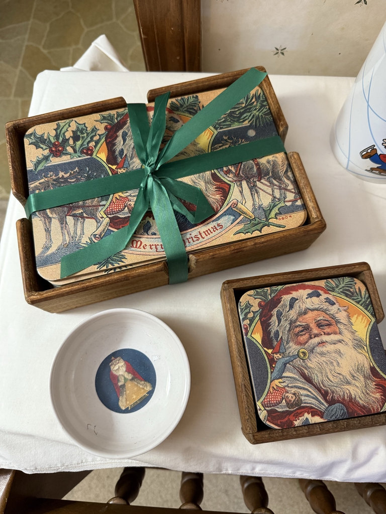 Christmas Kitchen Decor Lot - image 2 of 6