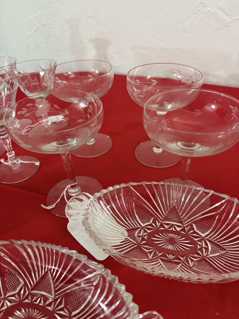 Crystal glassware set with etched goblets and a train mug - image 4 of 7