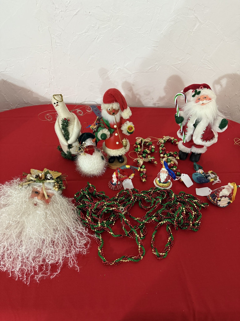 Assorted Christmas ornaments and figurines - image 10 of 10