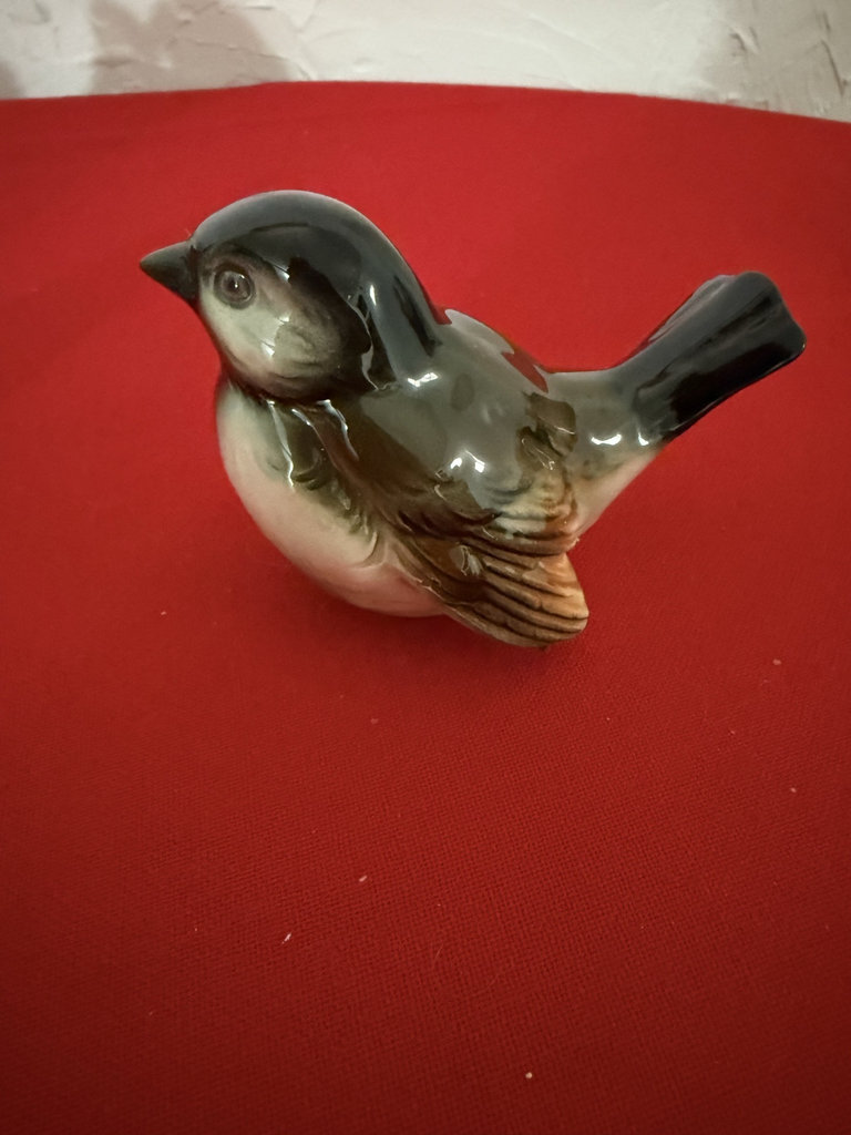 Goebel porcelain figurine collection (7 pieces) - image 2 of 9