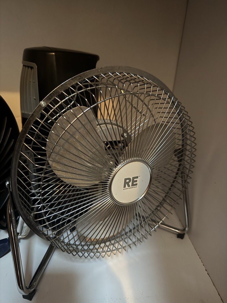 Black Desk Fans and a Compact Space Heater - image 4 of 5