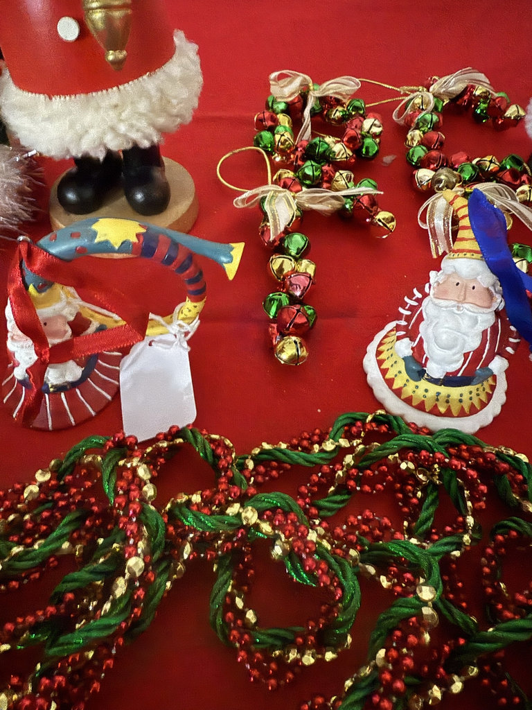 Assorted Christmas ornaments and figurines - image 5 of 10