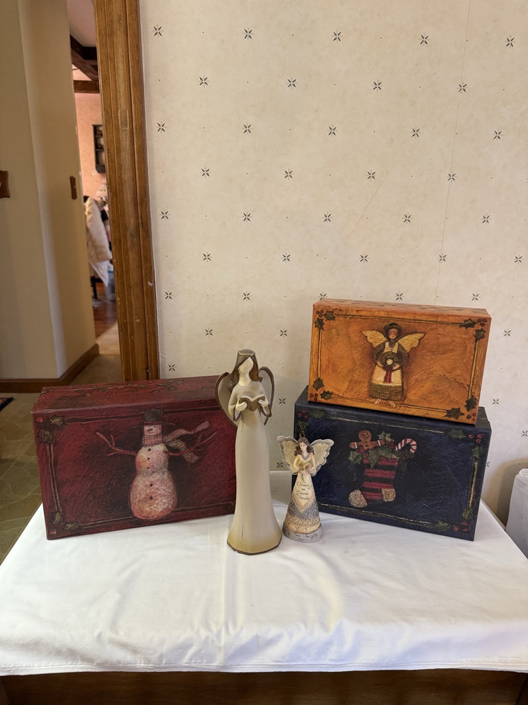 Christmas angel decor with decorative boxes and figurines - image 1 of 6